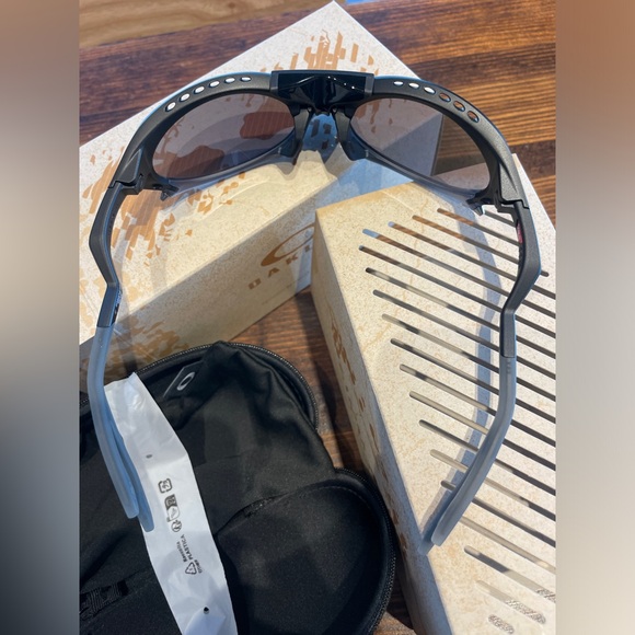 NEW OAKLEY PLANTARIS MATTE BLACK PRIZM GREY TRAVIS SCOTT Nose Piece USA 2024 - Picture 5 of 14